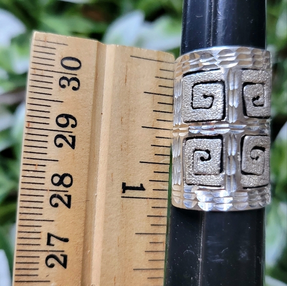 925 Sterling Silver Ring - Picture 2 of 5